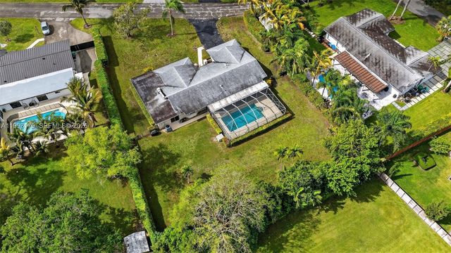 10753 SW 118th St, Miami, FL 33176