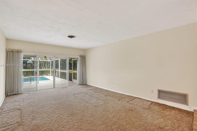 10753 SW 118th St, Miami, FL 33176