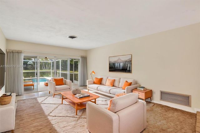 10753 SW 118th St, Miami, FL 33176