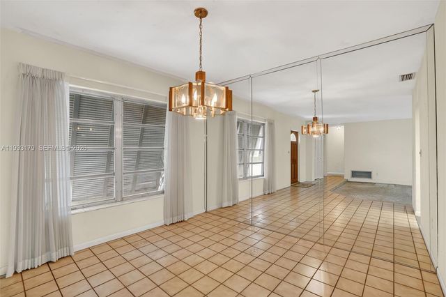 10753 SW 118th St, Miami, FL 33176