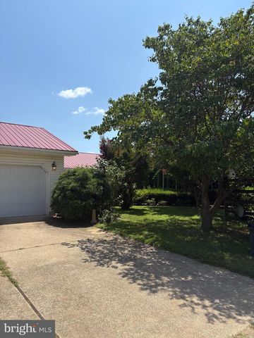 956 JANEKA LN, Dover, DE 19904