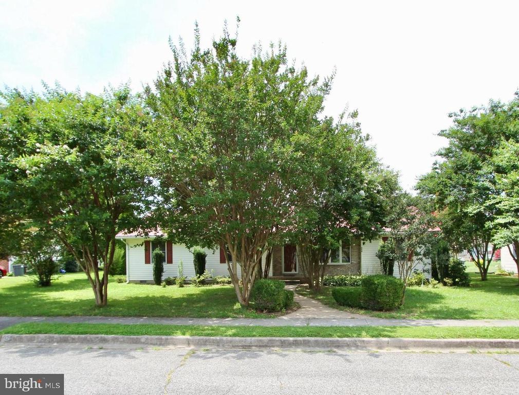 956 JANEKA LN, Dover, DE 19904