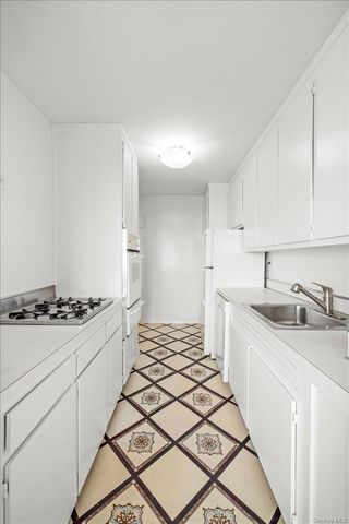 555 Kappock Street 24T, Bronx, NY 10463