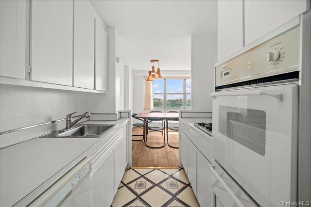 555 Kappock Street 24T, Bronx, NY 10463