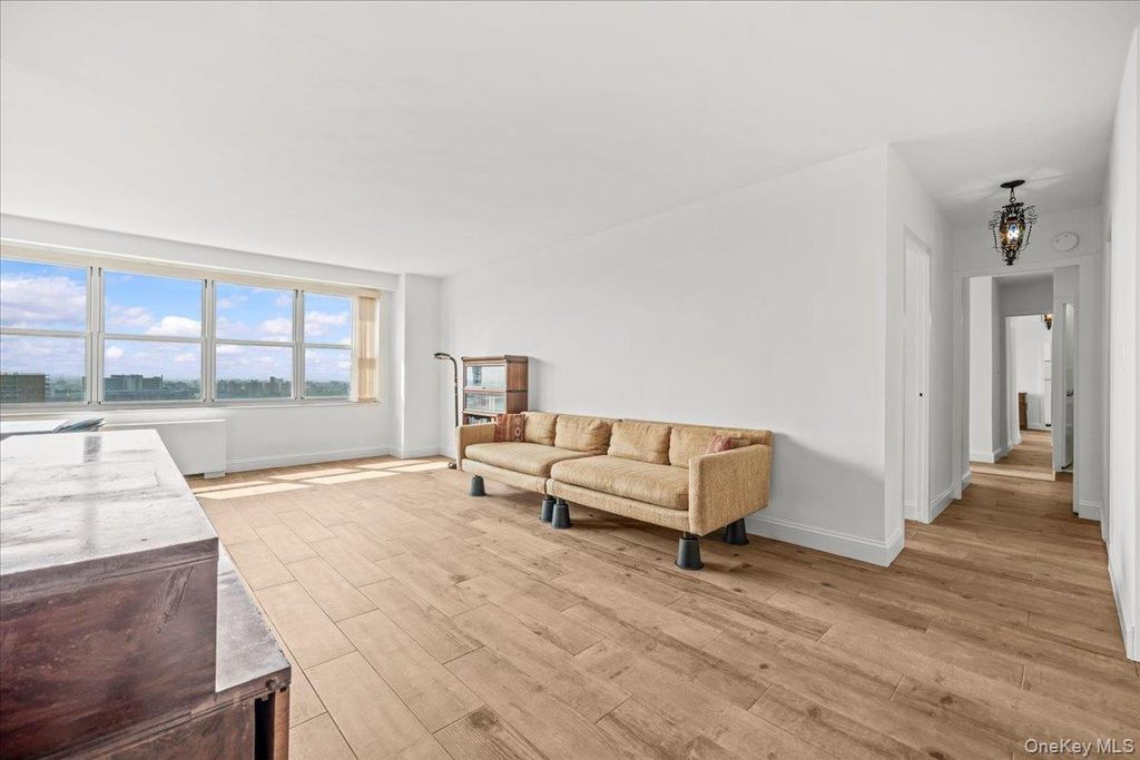 555 Kappock Street 24T, Bronx, NY 10463 — photo 2