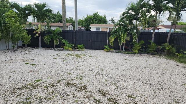 11843 SW 208 TERR, Miami, FL 33177