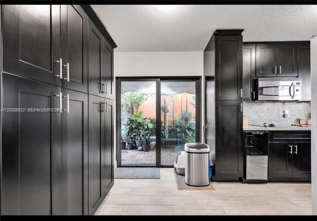 11843 SW 208 TERR, Miami, FL 33177
