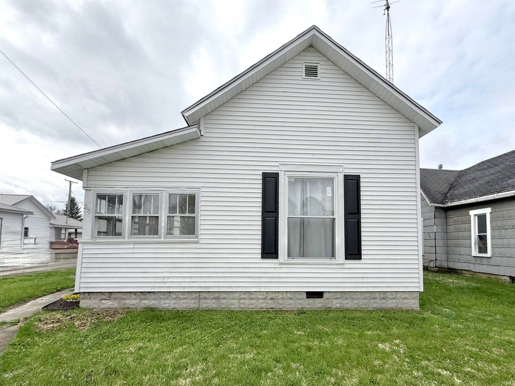 233 E Commerce Street, Dunkirk, IN 47336