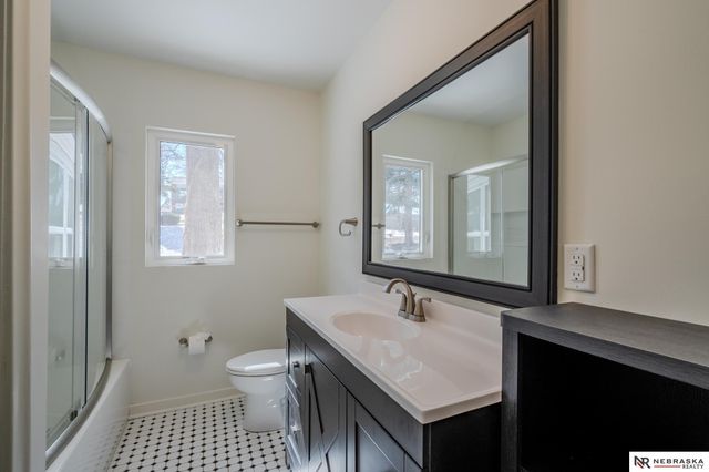 7805 Pierce Circle, Omaha, NE 68124