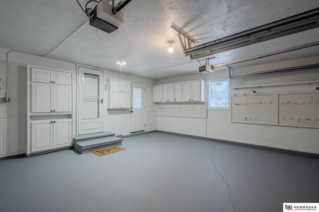 7805 Pierce Circle, Omaha, NE 68124