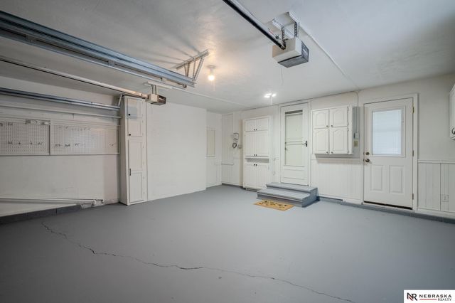 7805 Pierce Circle, Omaha, NE 68124