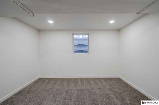 7805 Pierce Circle, Omaha, NE 68124