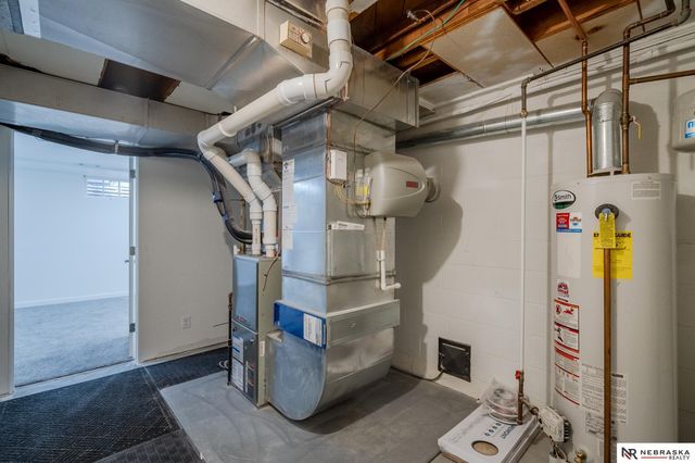 7805 Pierce Circle, Omaha, NE 68124