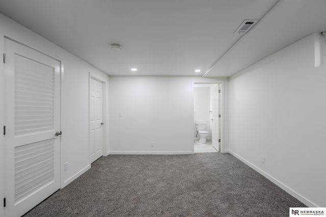 7805 Pierce Circle, Omaha, NE 68124