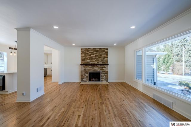 7805 Pierce Circle, Omaha, NE 68124