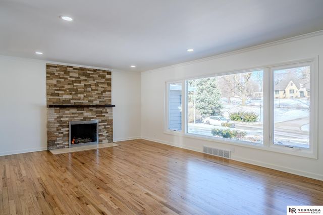 7805 Pierce Circle, Omaha, NE 68124