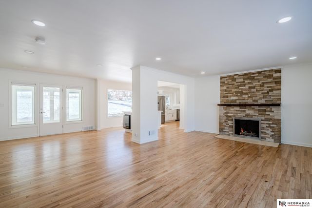 7805 Pierce Circle, Omaha, NE 68124