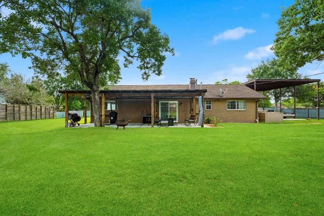 2608 Lazy Bend Street, Pearland, TX 77581