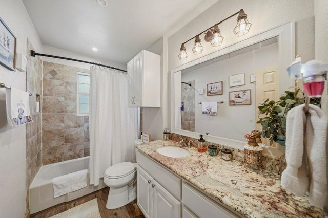 2608 Lazy Bend Street, Pearland, TX 77581