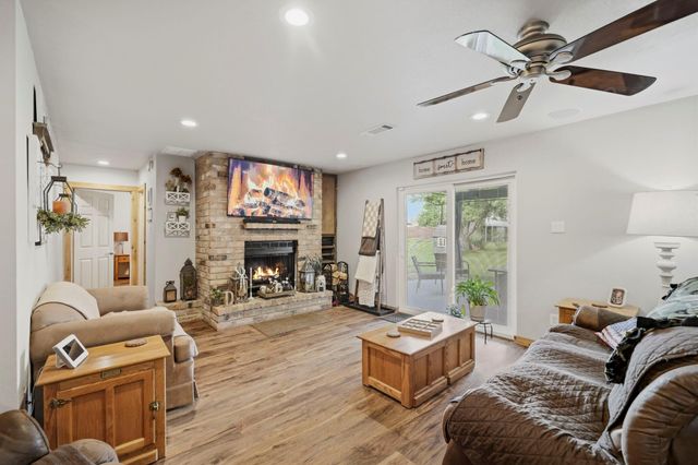 2608 Lazy Bend Street, Pearland, TX 77581