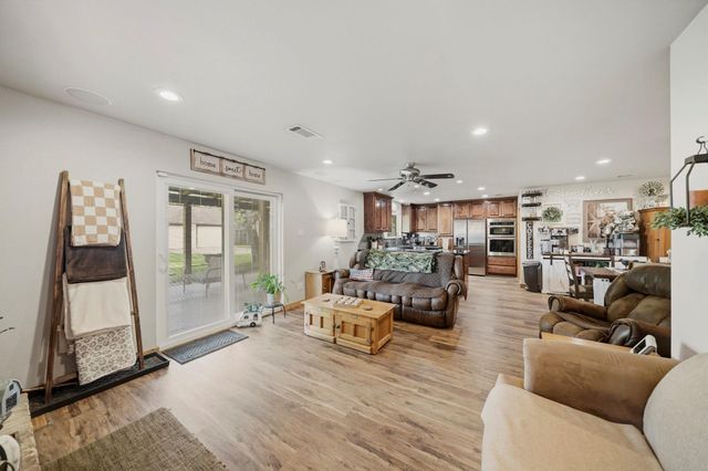 2608 Lazy Bend Street, Pearland, TX 77581