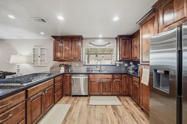 2608 Lazy Bend Street, Pearland, TX 77581