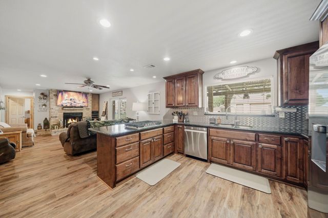 2608 Lazy Bend Street, Pearland, TX 77581