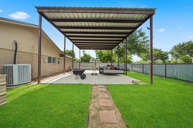 2608 Lazy Bend Street, Pearland, TX 77581