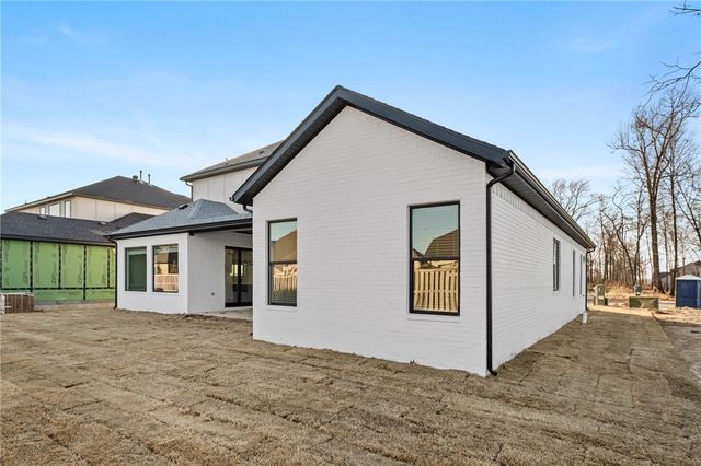 4413 S 88th Street, Bentonville, AR 72713