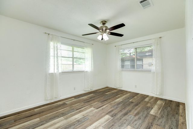 108 Avenue E, Brazoria, TX 77422