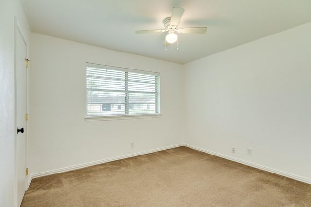 108 Avenue E, Brazoria, TX 77422