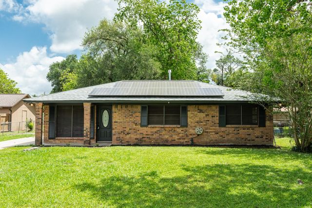 108 Avenue E, Brazoria, TX 77422