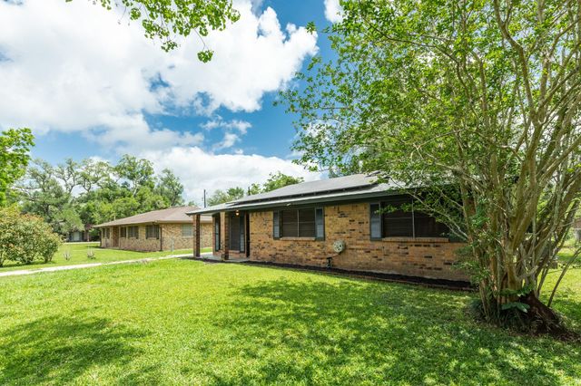 108 Avenue E, Brazoria, TX 77422