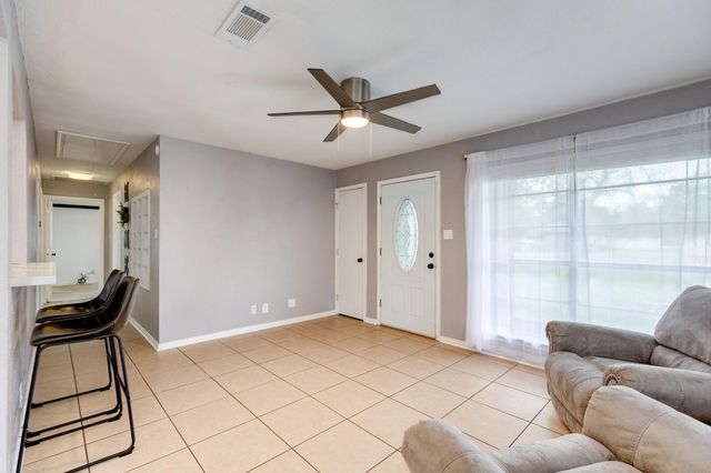 108 Avenue E, Brazoria, TX 77422
