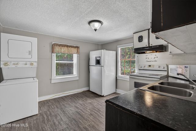 109 E South Street, Kinston, NC 28501