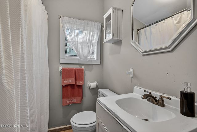 109 E South Street, Kinston, NC 28501