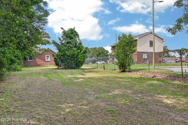 109 E South Street, Kinston, NC 28501