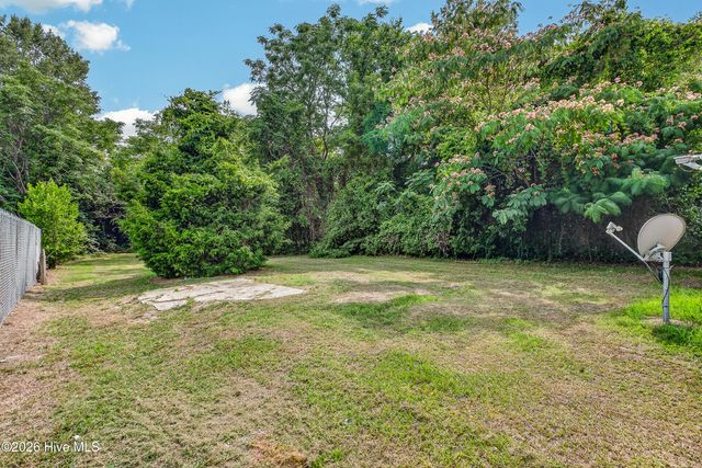 109 E South Street, Kinston, NC 28501