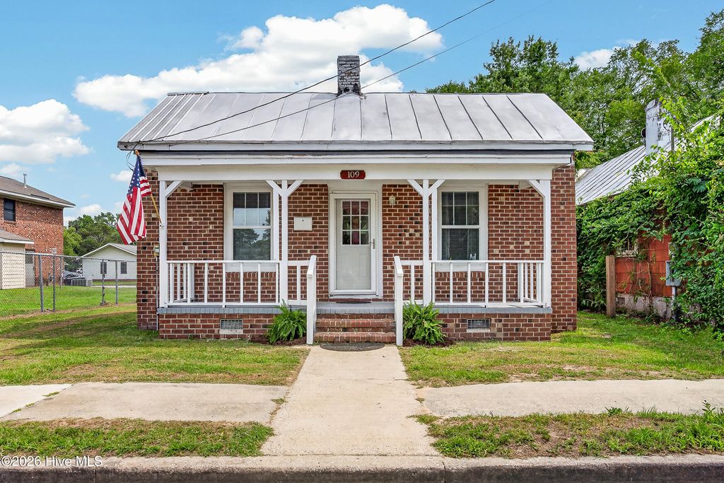 109 E South Street, Kinston, NC 28501