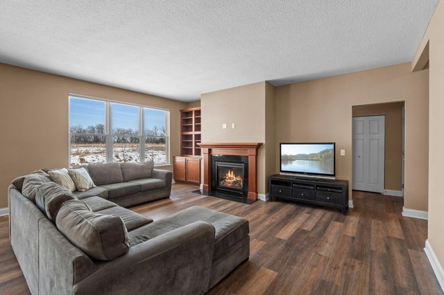 982 Inspiration Parkway N, Bayport, MN 55003