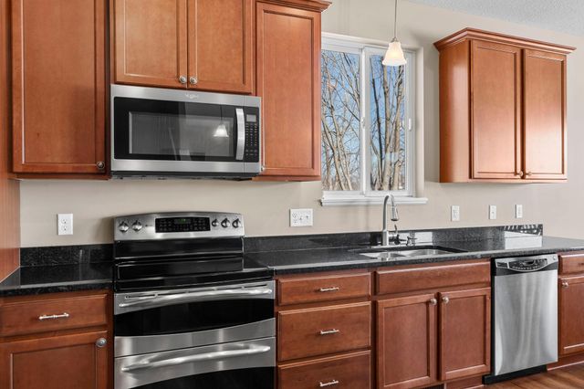 982 Inspiration Parkway N, Bayport, MN 55003