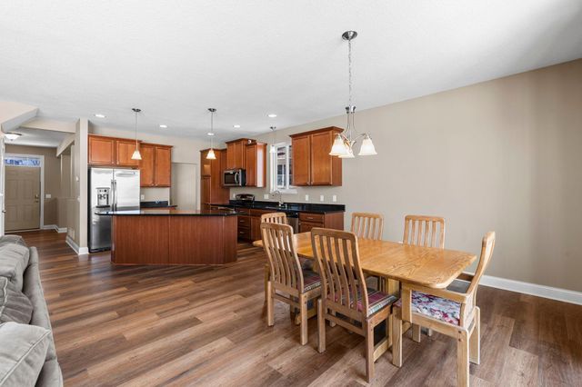 982 Inspiration Parkway N, Bayport, MN 55003