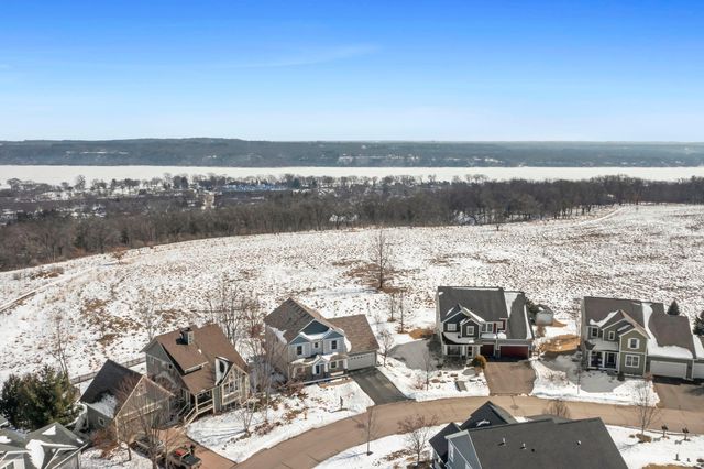 982 Inspiration Parkway N, Bayport, MN 55003