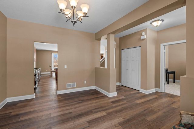 982 Inspiration Parkway N, Bayport, MN 55003