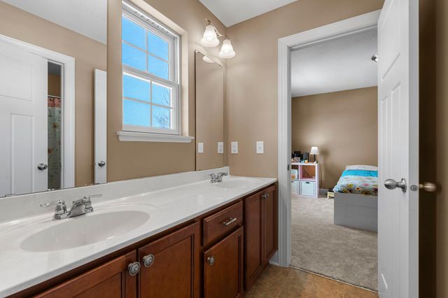 982 Inspiration Parkway N, Bayport, MN 55003