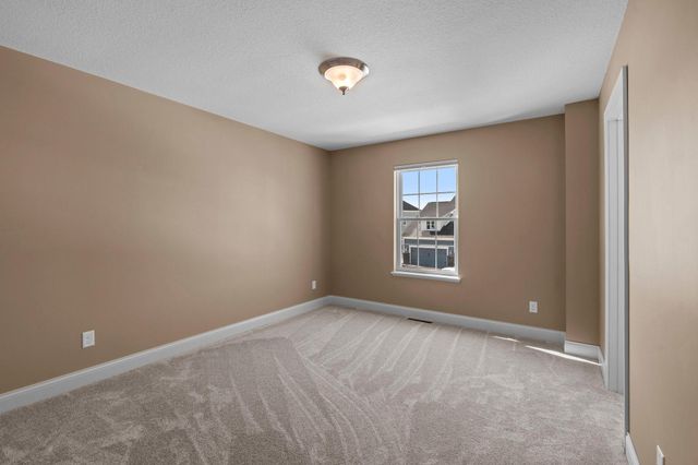 982 Inspiration Parkway N, Bayport, MN 55003