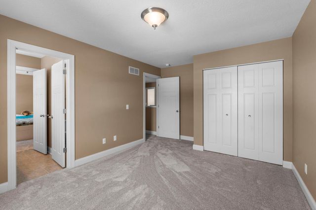 982 Inspiration Parkway N, Bayport, MN 55003