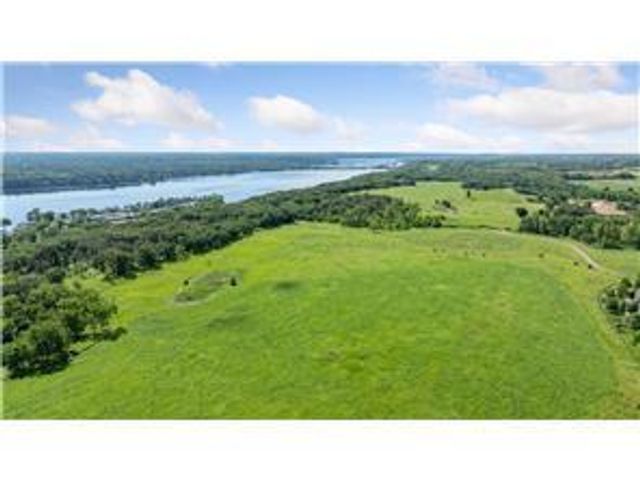 982 Inspiration Parkway N, Bayport, MN 55003