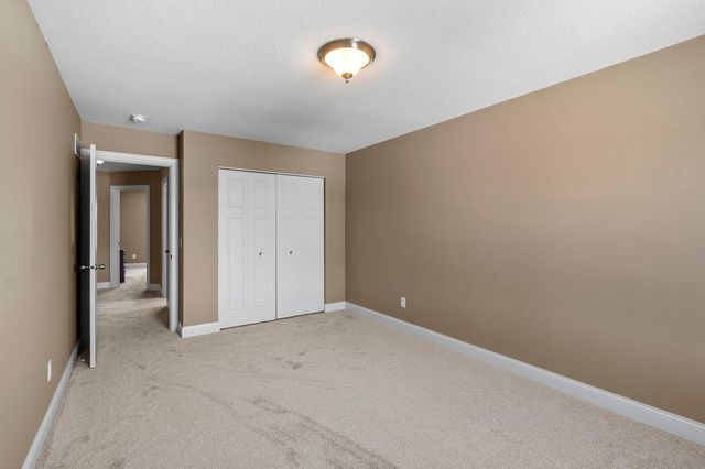 982 Inspiration Parkway N, Bayport, MN 55003