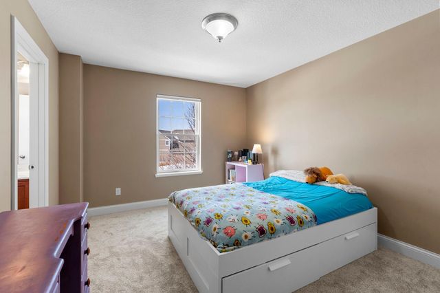 982 Inspiration Parkway N, Bayport, MN 55003